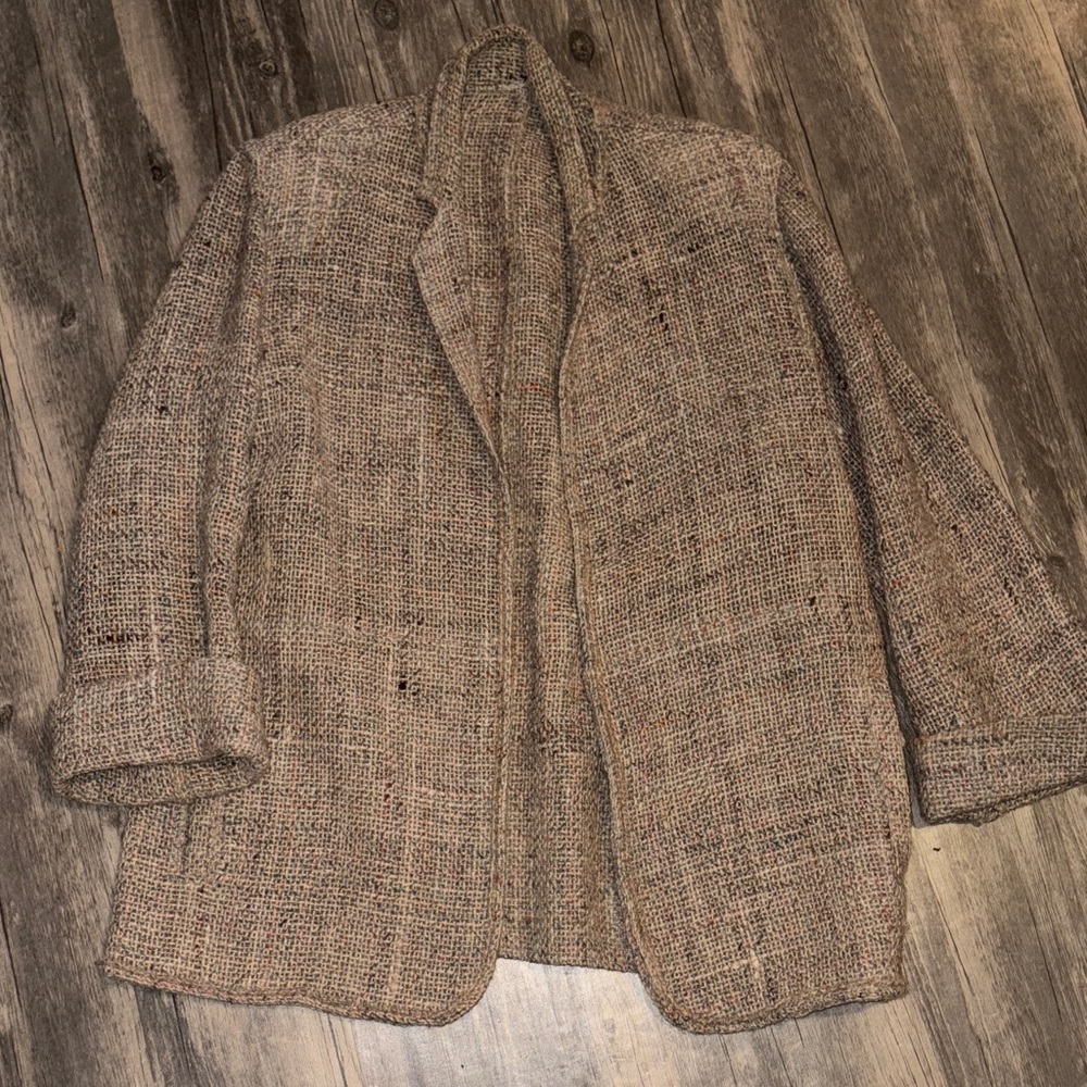 Vintage Rare 100 wool blazer - woman’s size 6/8 - 
Beautiful rare piece - Picture 3 of 7